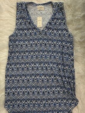 T.La Blue and White Geometric V-Neck Tank Top